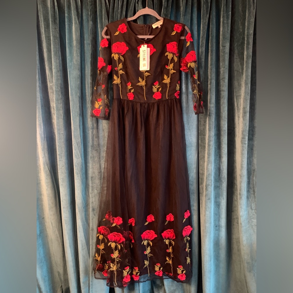 Rose black embroidered tulle 3/4 sleeve maxi